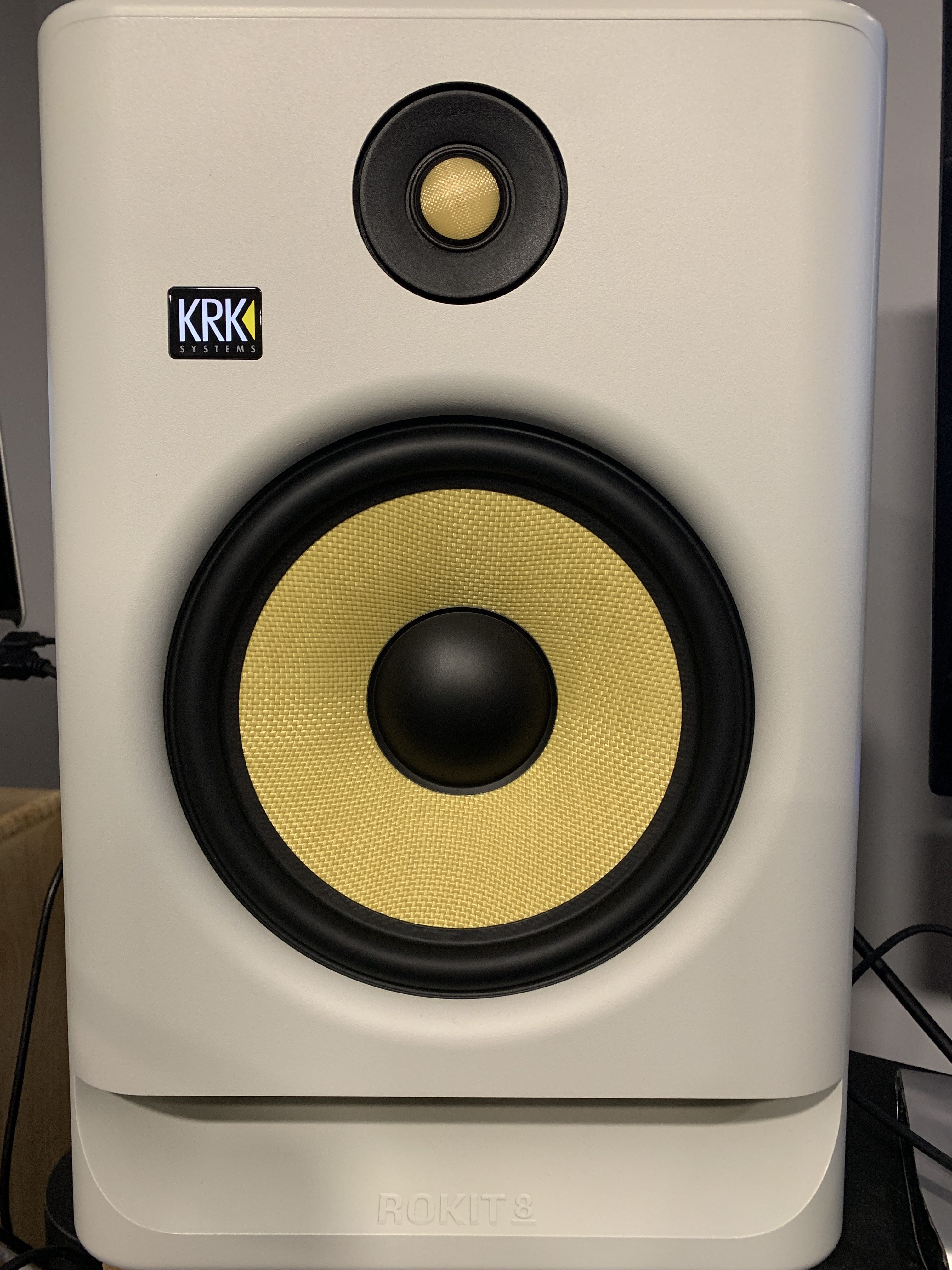 white rokit speakers
